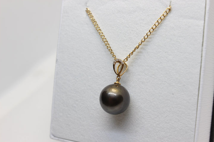 Natural South Sea Tahitian Black Pearl in 18k Yellow Gold Setting w/ 6 Diamonds Pendant Australian Opal House 