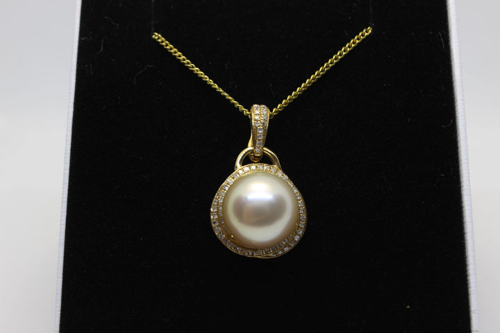 Natural South Sea Tahitian White Pearl in 18k White Gold Setting w/ Melee Diamonds Pendant Australian Opal House 